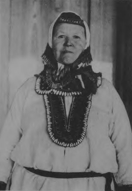 Костюм замужней женщины. Марийская АССР, медведевская группа. НРФ МарНИИ, оп. 4, д. 160. Фото В. Кузьминых.