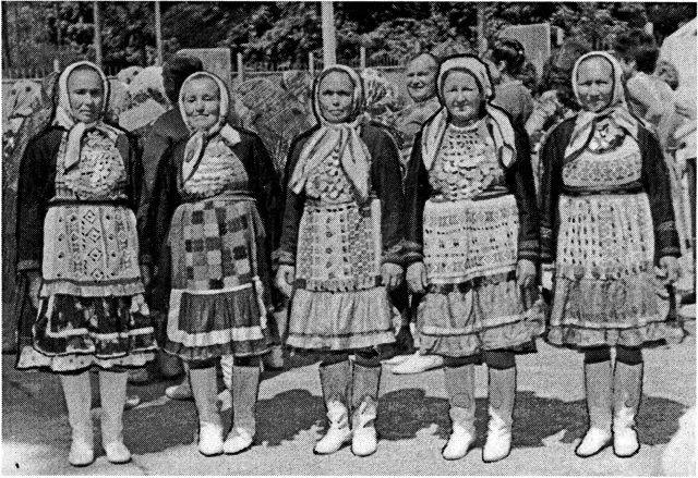 Современный праздничный костюм восточных мари