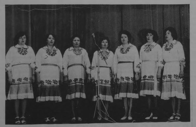 Участники фольклорного ансамбля. Марийская АССР, Медведевский район. НРФ РНМЦ.