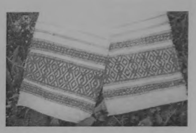 Ткань для полотенца ткалась как широкой, так и неширокой (25-35 см) полосой. Браный узор с изнаночной стороны по контур…