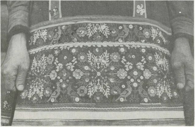 Фрагмент орнаментации фартука уральских марийцев (80-е гг. ХХ в.).